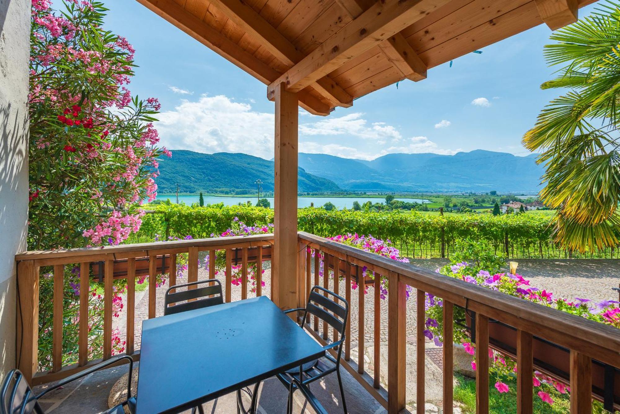 Weinhof Am See Caldaro Exterior photo