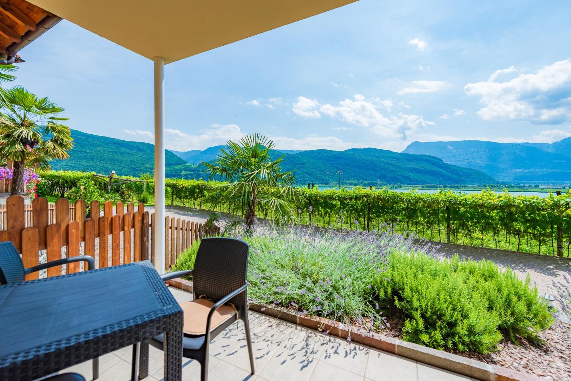 Weinhof Am See Caldaro Exterior photo